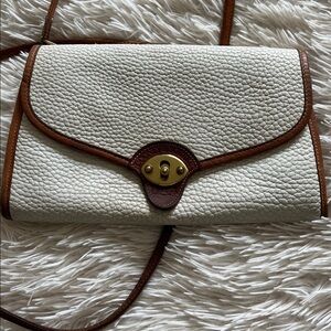 Vintage Dooney & Bourke USA White Tan Clutch Crossbody Purse Removable Strap